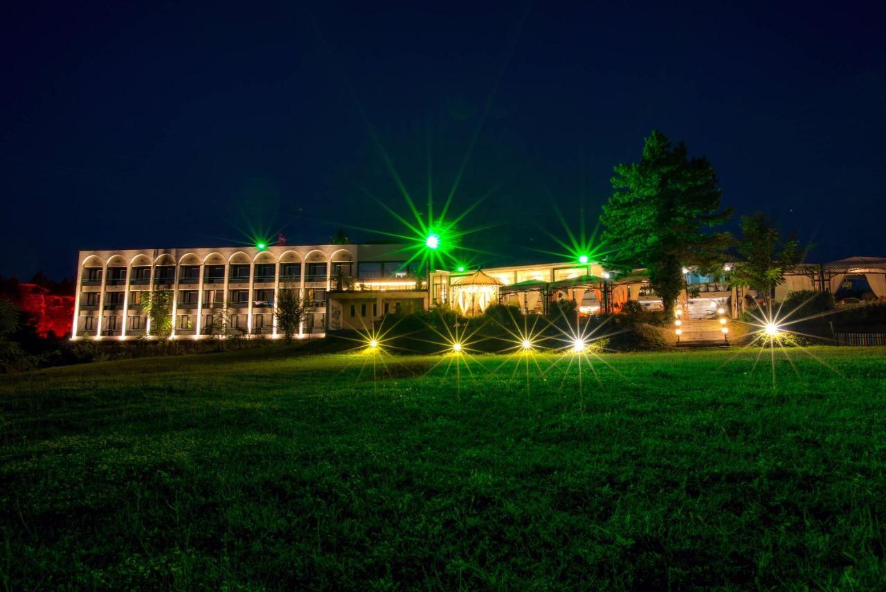 Park Hotel Raya Garden - Free Parking Veliko Tărnovo Esterno foto