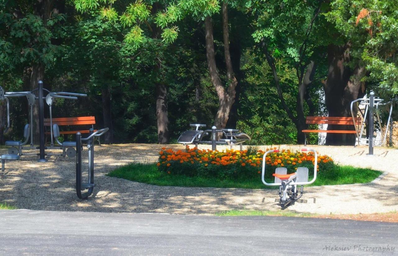 Park Hotel Raya Garden - Free Parking Veliko Tărnovo Esterno foto